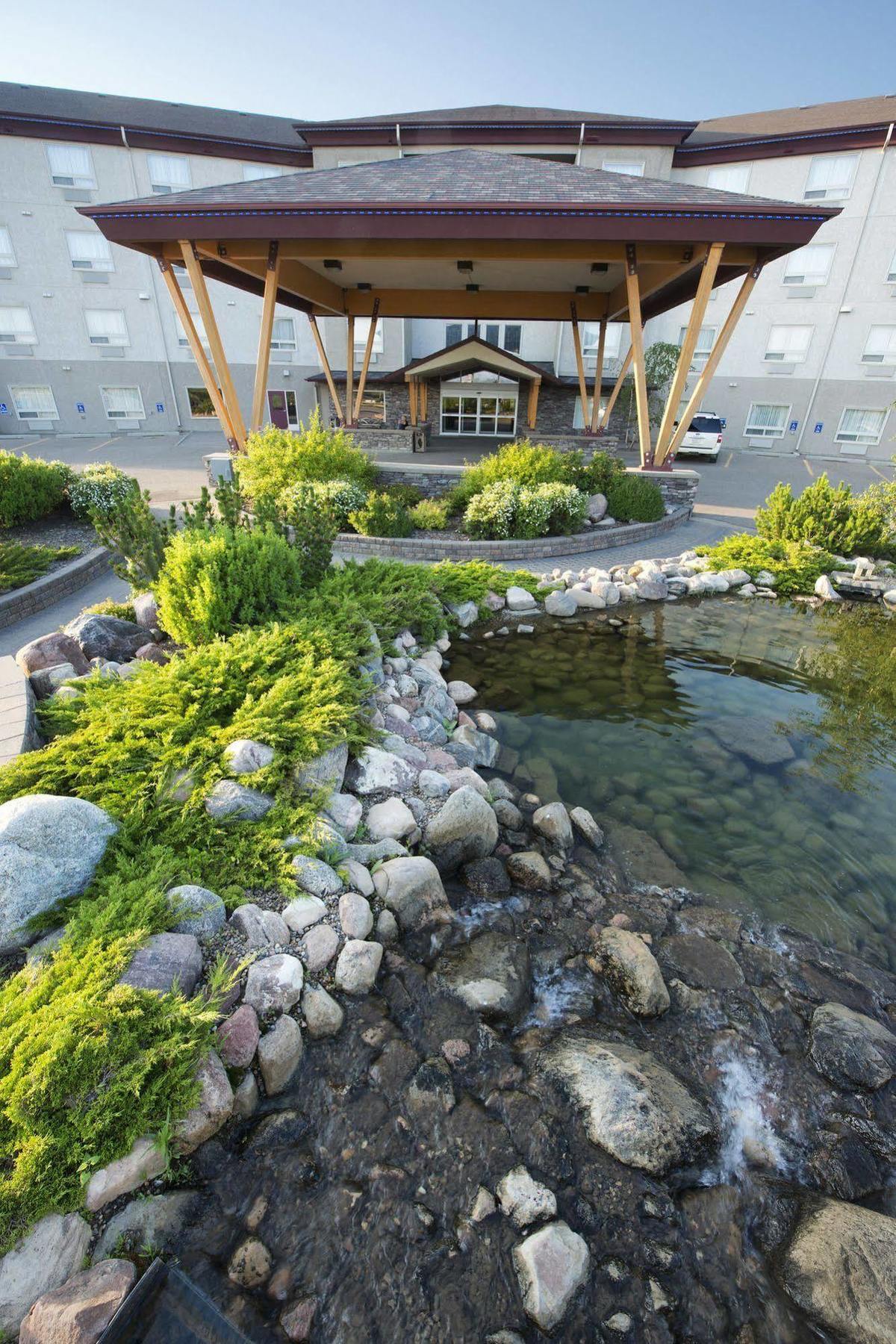 Gold Eagle Lodge North Battleford Exteriör bild